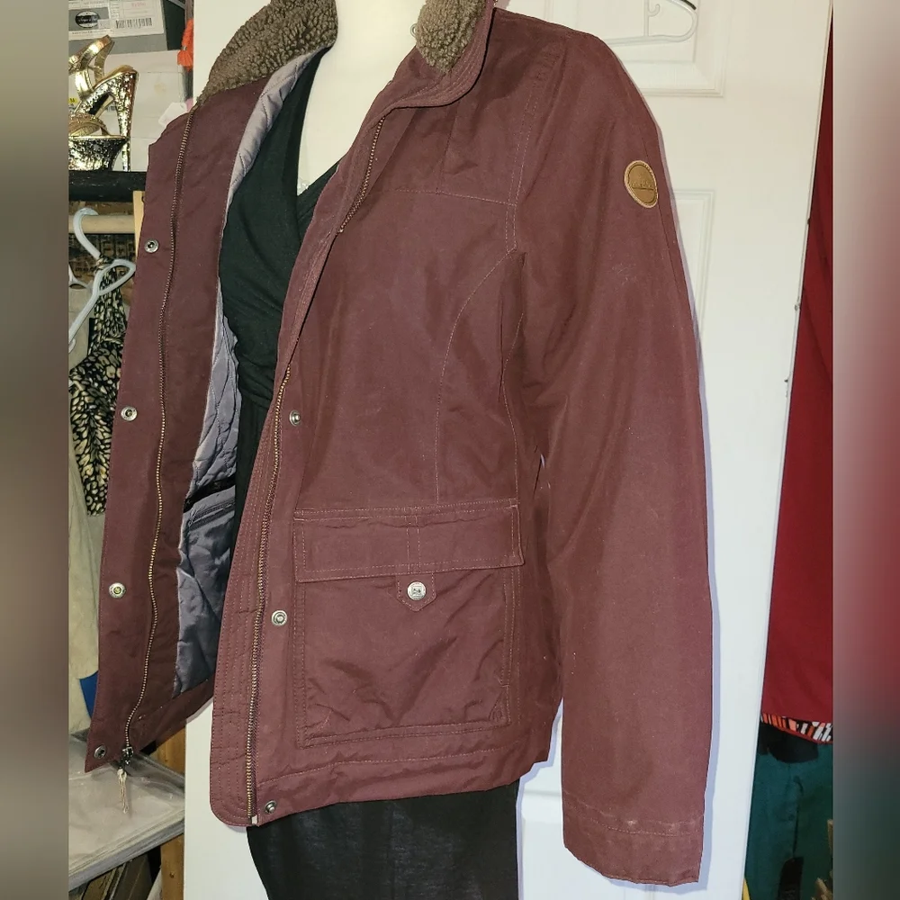 Women's Burgundy Jacket with Sherpa Lining Collor Size Small With Pockets - Picture 11 of 12